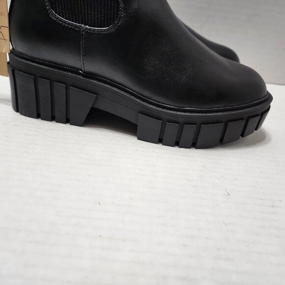 New Madden NYC Chunky Lug Chelsea Boots - Black - Size 8 - Picture 6 of 6
